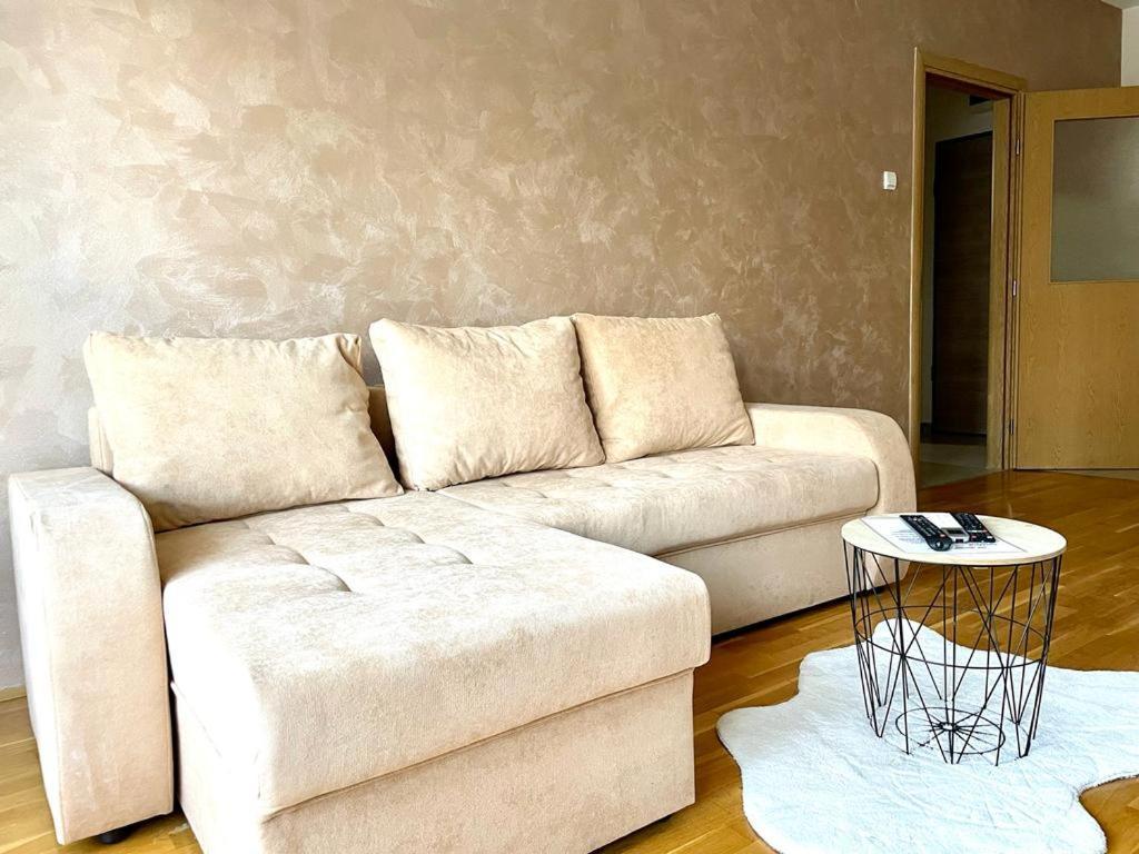 Naki Apartmani Podgorica Eksteriør bilde