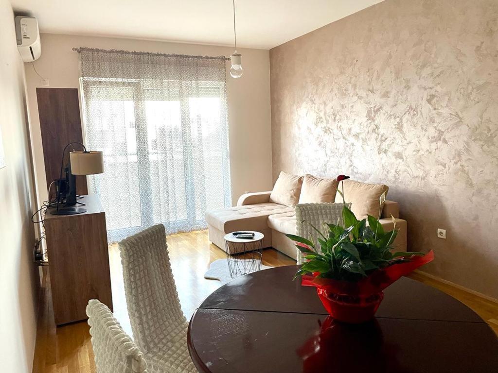 Naki Apartmani Podgorica Eksteriør bilde