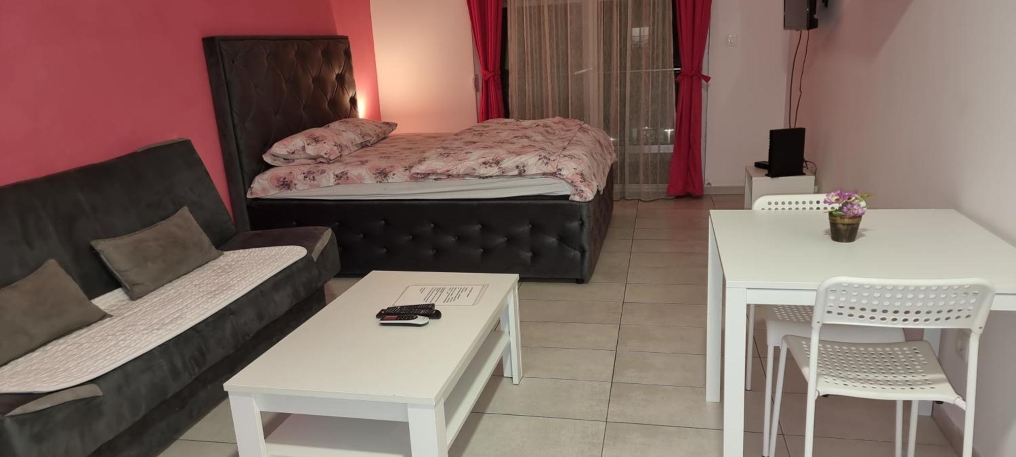 Naki Apartmani Podgorica Rom bilde
