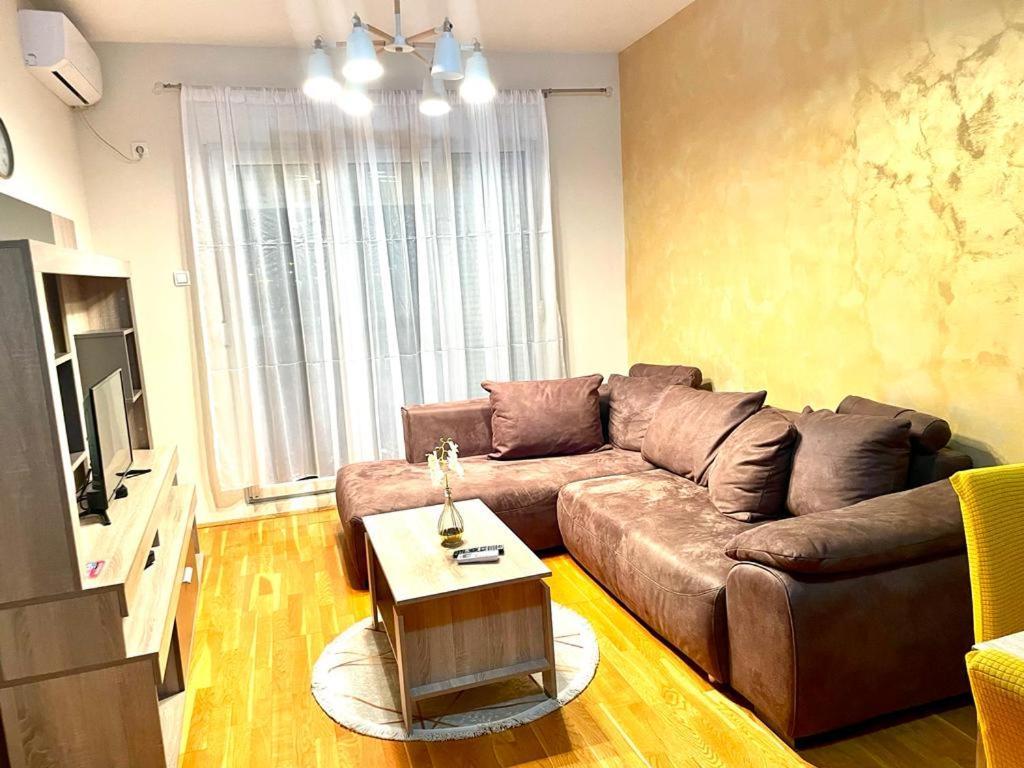 Naki Apartmani Podgorica Rom bilde