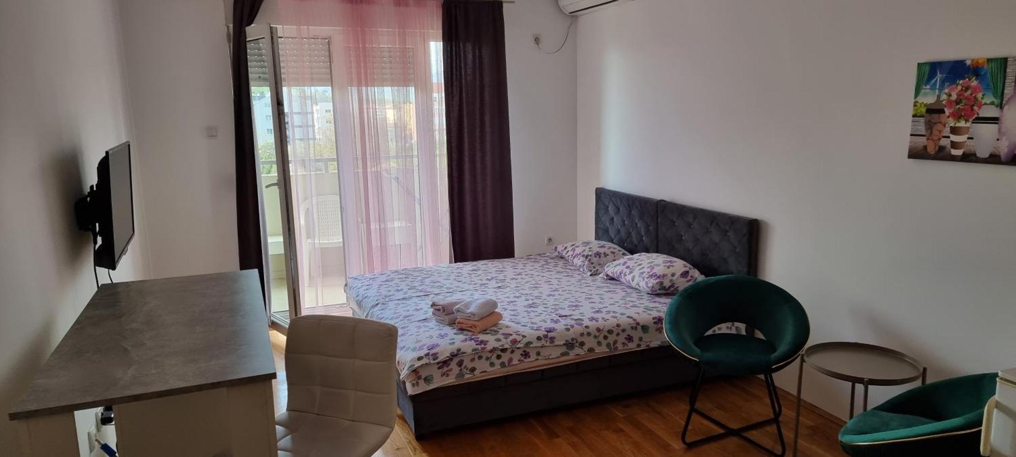 Naki Apartmani Podgorica Rom bilde